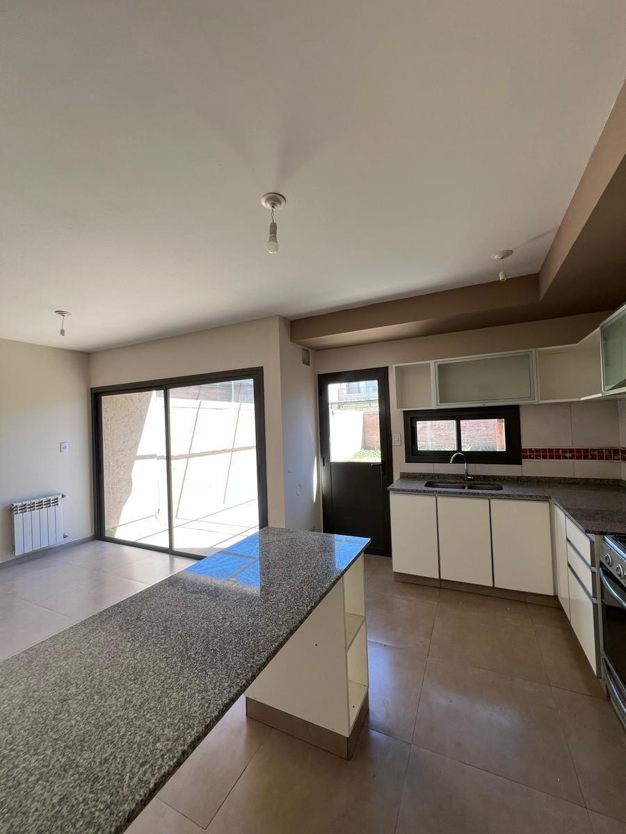 Duplex 3 Dor C/patio y Cochera - Claros del Bosque 3