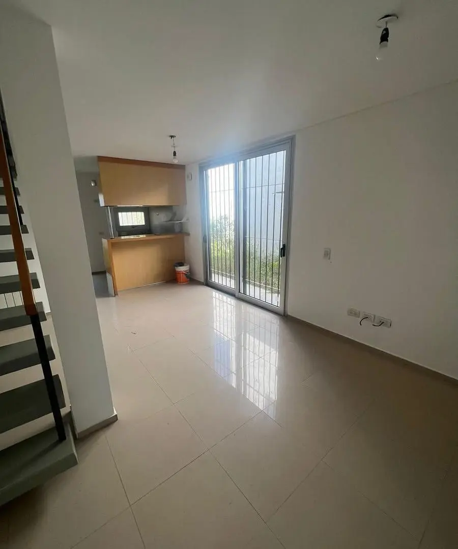 Duplex en housing 1 dor c/cochera - Arguello 1