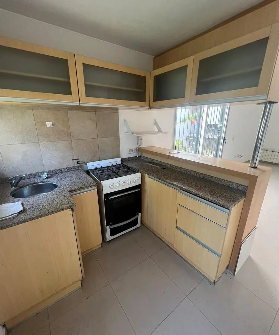 Duplex en housing 1 dor c/cochera - Arguello 5