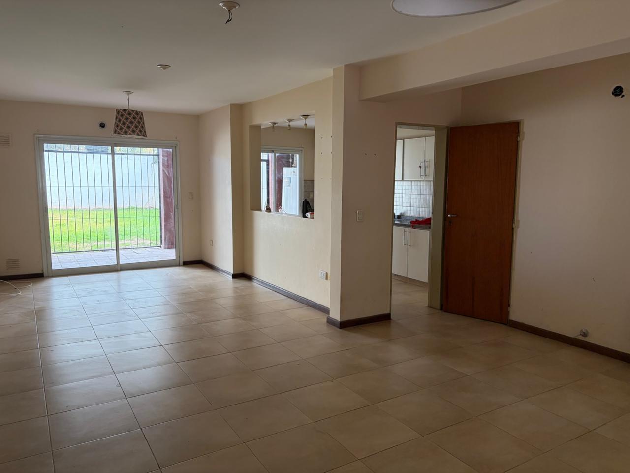 En venta: Duplex c/patio, 3 dor - Jardin de los Boulevares