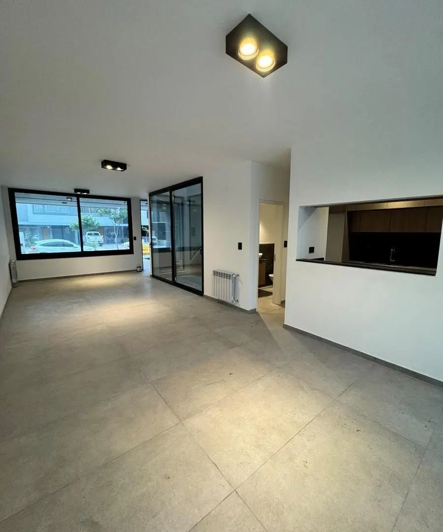 Duplex 3 dor c/ patio y cochera - La Luisita 3