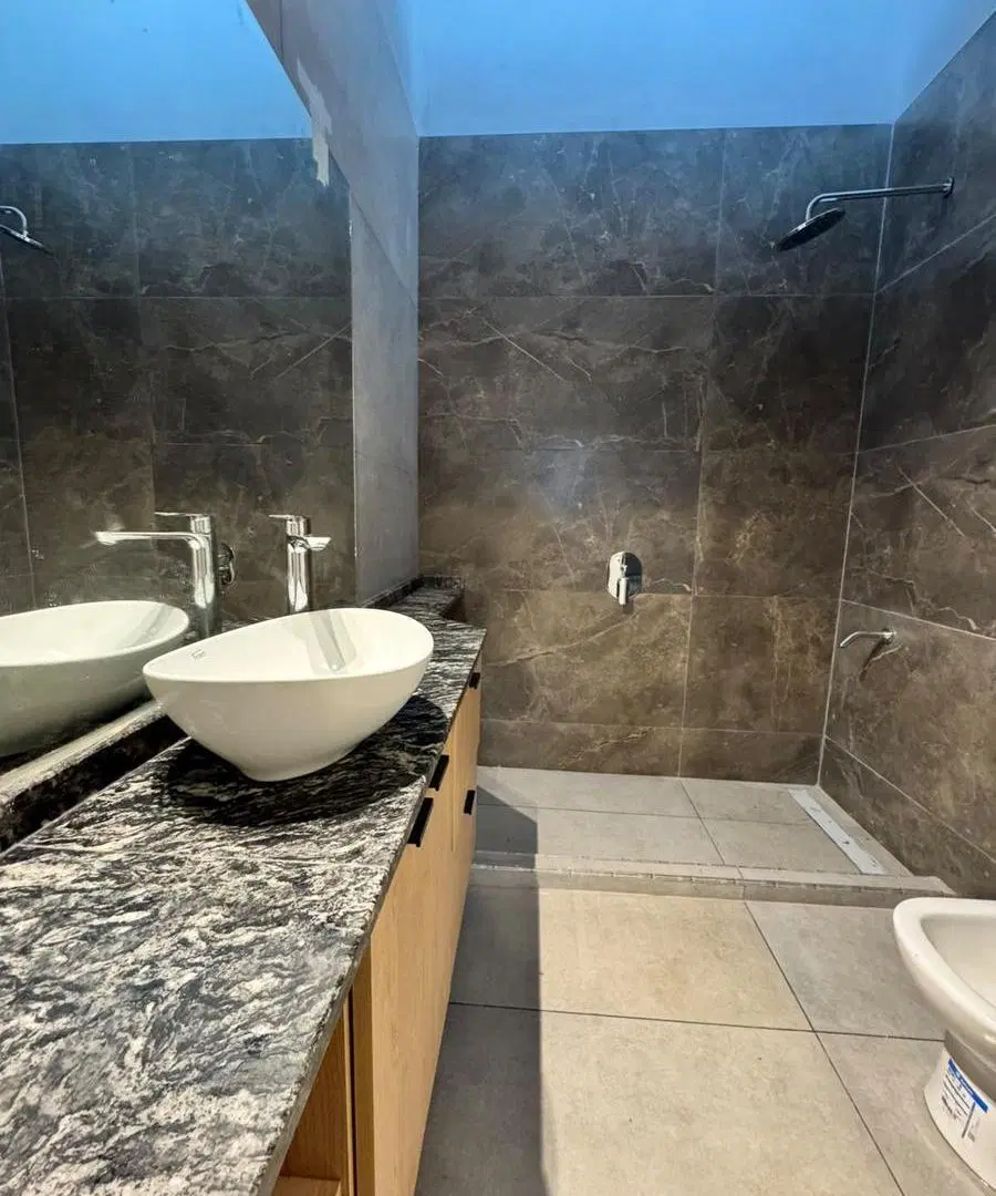 Duplex 3 dor c/ patio y cochera - La Luisita 5