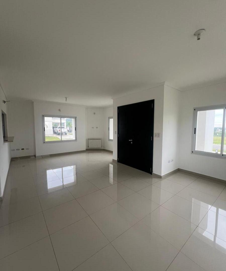 Foto de Casa 3 dor c/ patio y pileta - La Arbolada Country, imagen 4