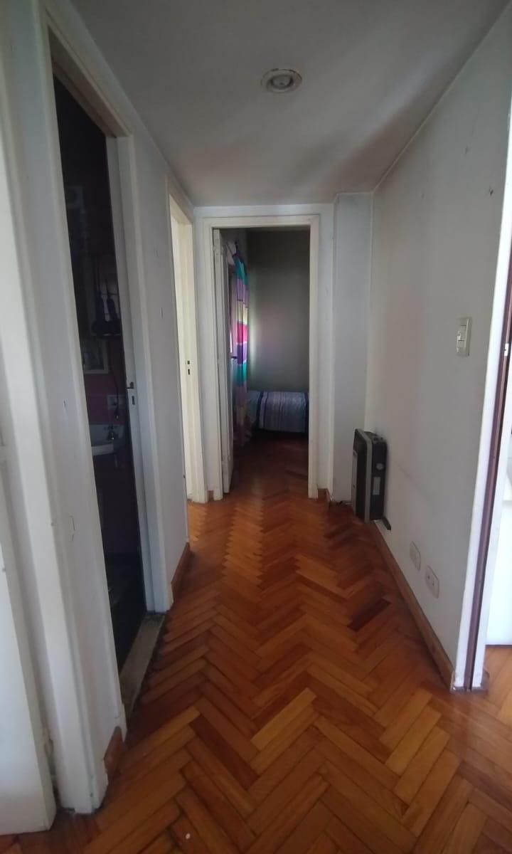 Departamento cuatro Ambientes con balcón | Almagro | Venta | Luminoso y Amplio