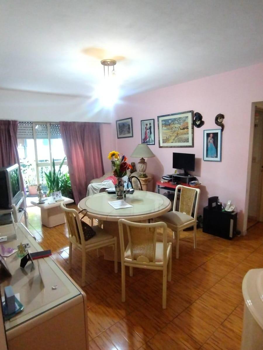 Departamento Tres Am con Balcón Al Frente | Almagro | Venta | Luminoso y Amplio 5