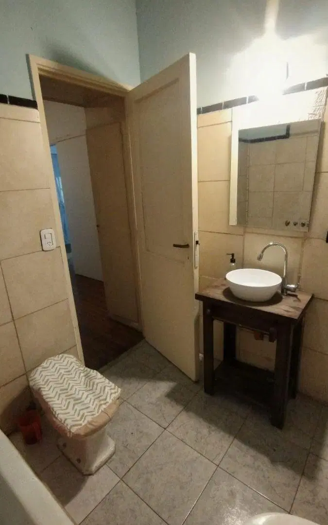 Dos Ambientes con Dependencia y Patio Propio al Frente en Almagro, Venta DISPONIBLE 8