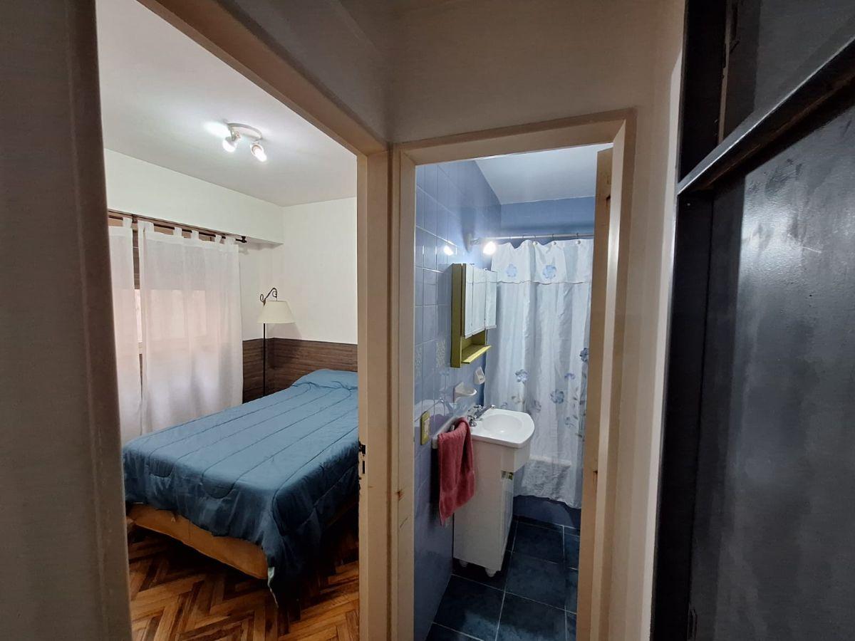Foto de Dos Ambientes Amoblado y Equipado con Balcon, Lavarropas y Aire, imagen 2