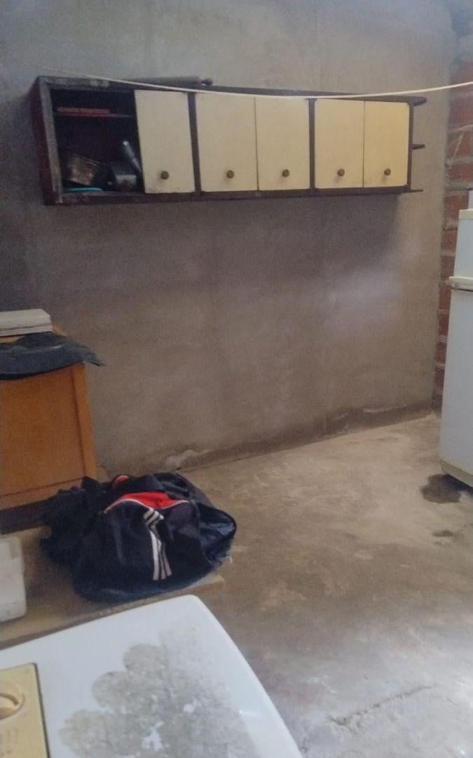 Foto de Casa Tres Ambientes Con Cochera Amueblada/amoblada En Quilmes Oeste, imagen 2