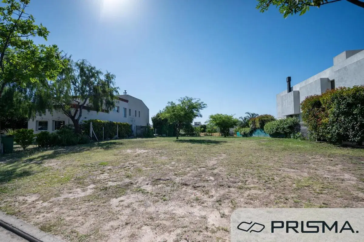 LOTE CENTRAL FONDO NORTE-1000M2-MANANTIALES COUNTRY 4