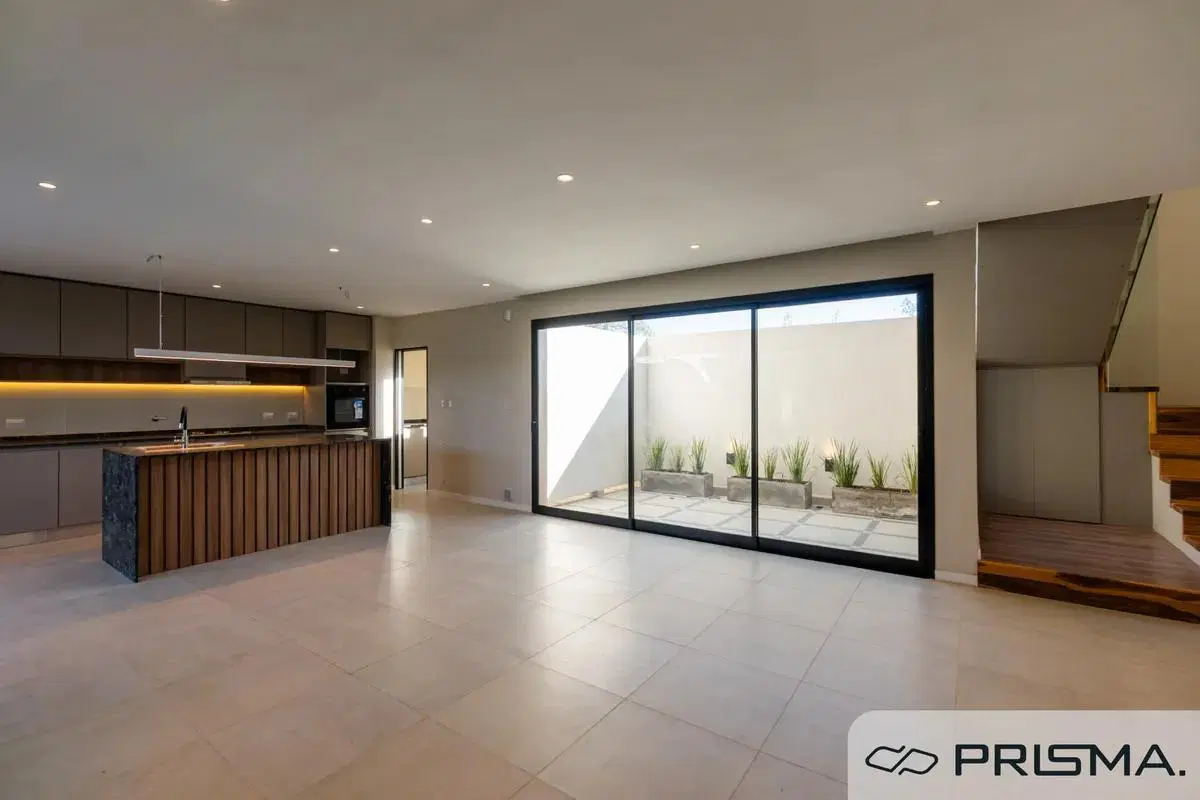 Casa- 3 dorm- Docta Boulevard 1