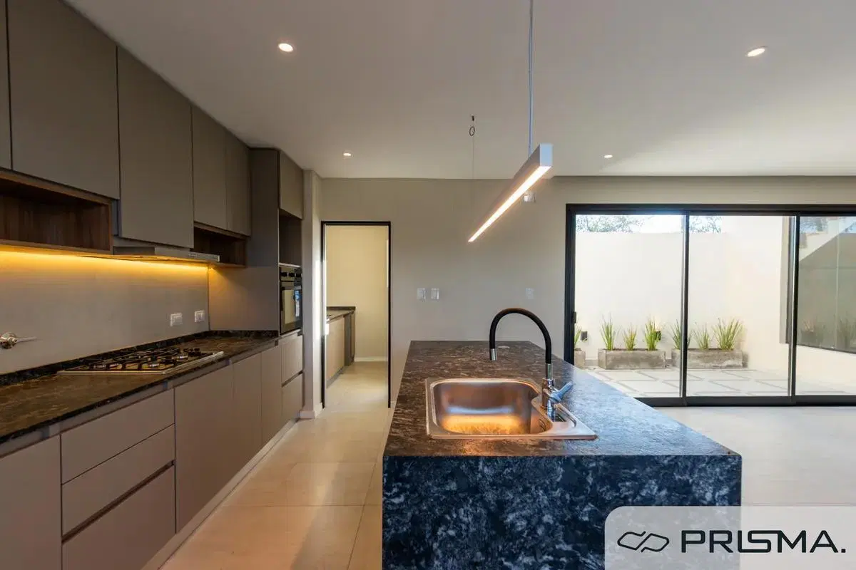 Casa- 3 dorm- Docta Boulevard 5