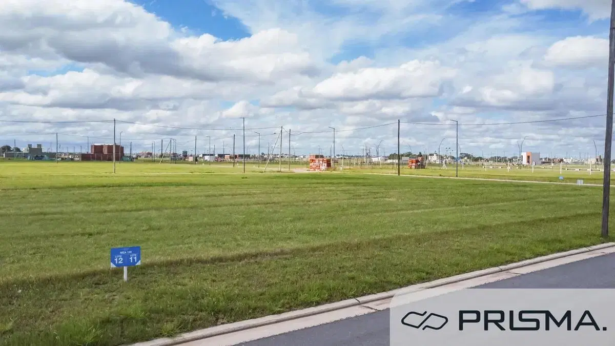 LOTE-350m2 - PAMPAS DE MANANTIALES 3