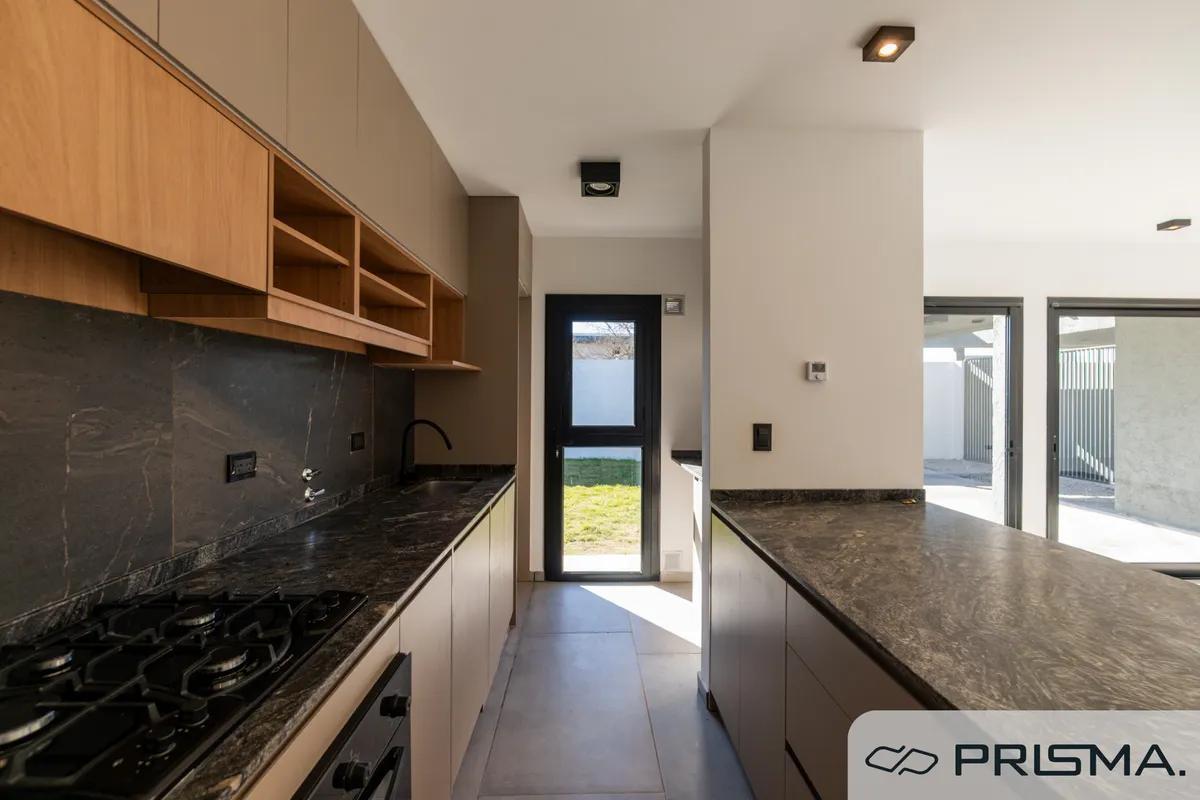 Foto de CASA 3 DORMITORIOS - DISTRITO SUR, imagen 5