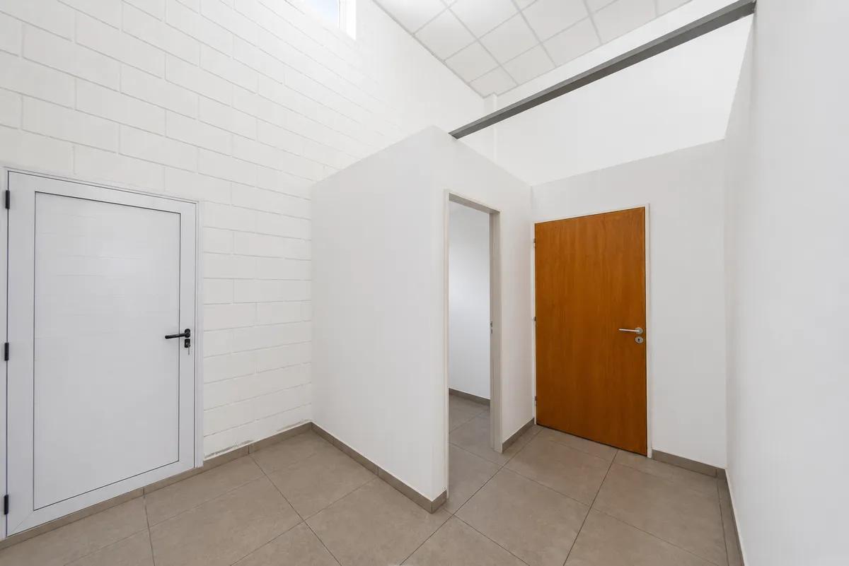 Foto de Local en venta-Manantiales I, imagen 2
