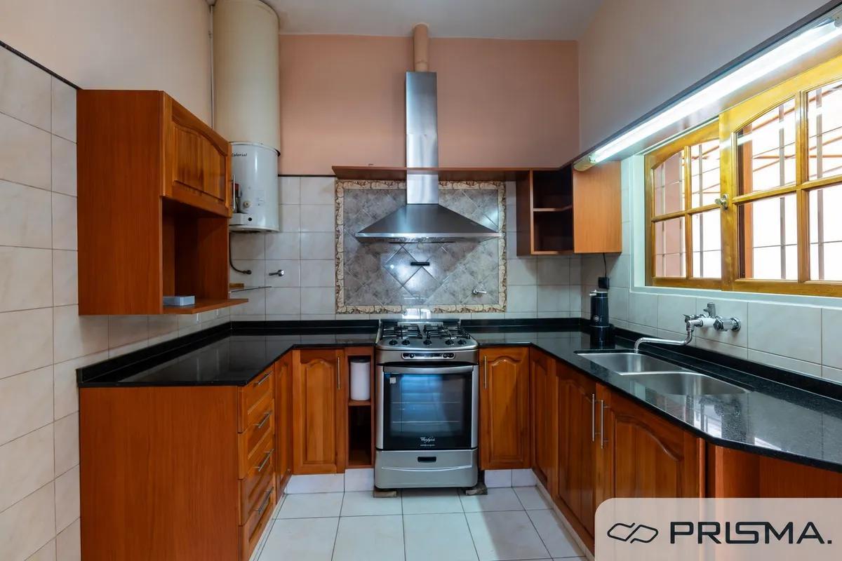 Foto de CASA - 3 DORMITORIOS - B° A.T.E., imagen 1