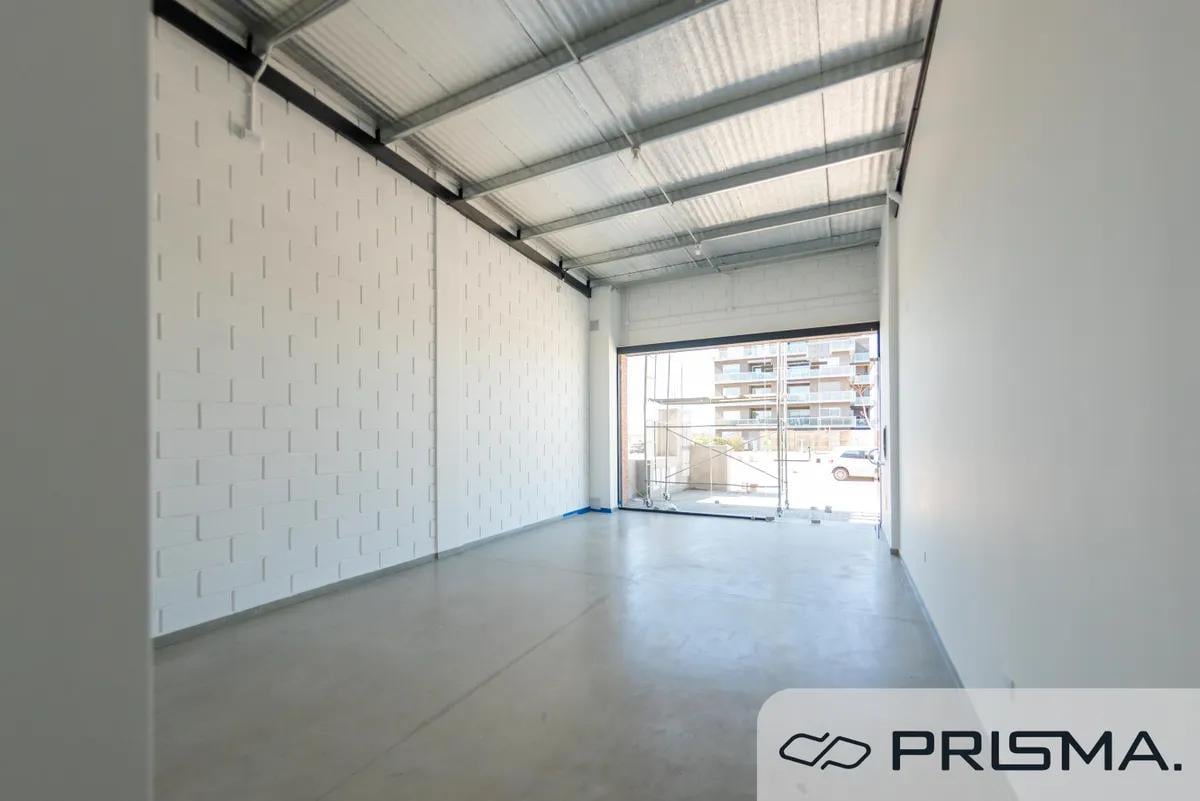 Foto de 2 LOCALES - 51M2 - ALO PLAZA, imagen 3