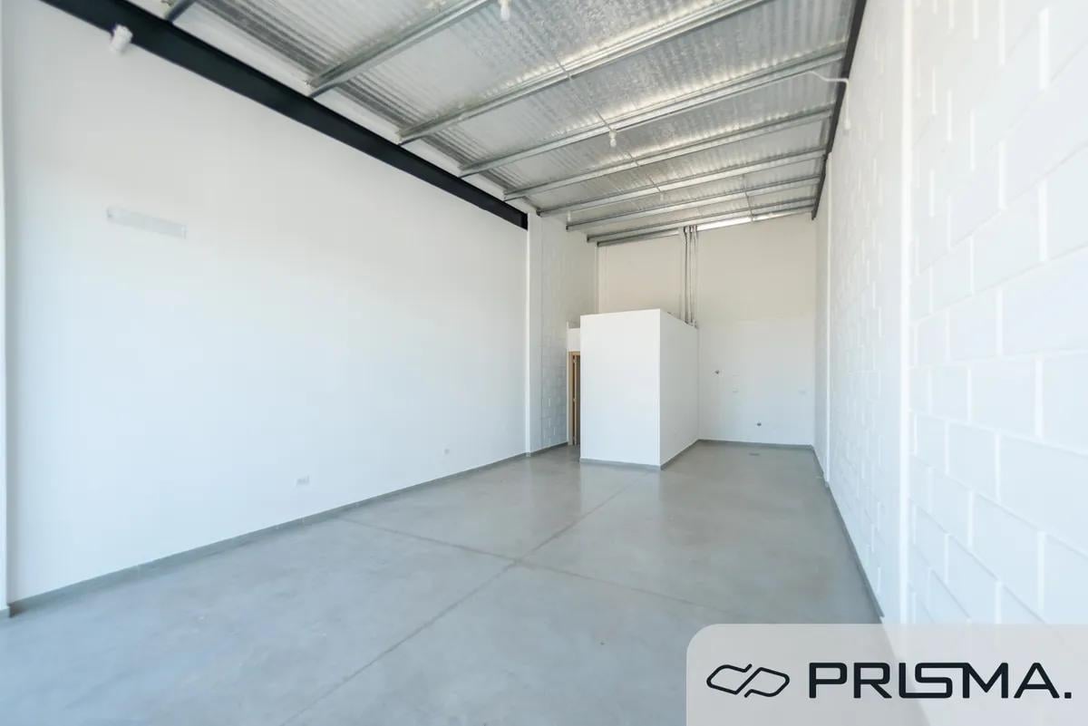 Foto de 2 LOCALES - 51M2 - ALO PLAZA, imagen 2