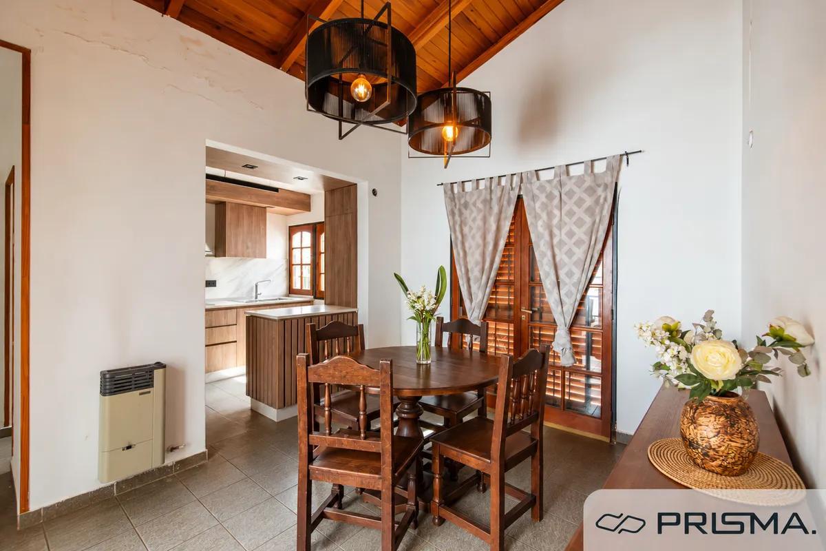 Foto de CASA - 3 DORMITORIOS - ARGÜELLO, imagen 2