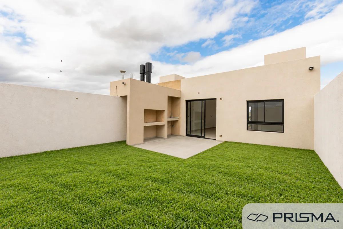 Foto de DÚPLEX - 2 DORMITORIOS - PAMPAS DE MANANTIALES, imagen 1