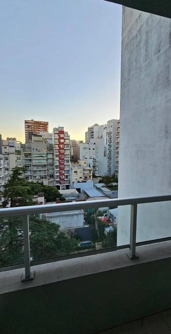 Excelente mono ambiente, moderon, al contra frente muy luminoso 5
