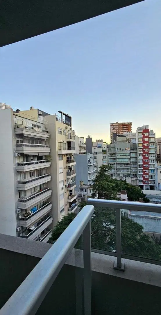 Excelente mono ambiente, moderon, al contra frente muy luminoso 4