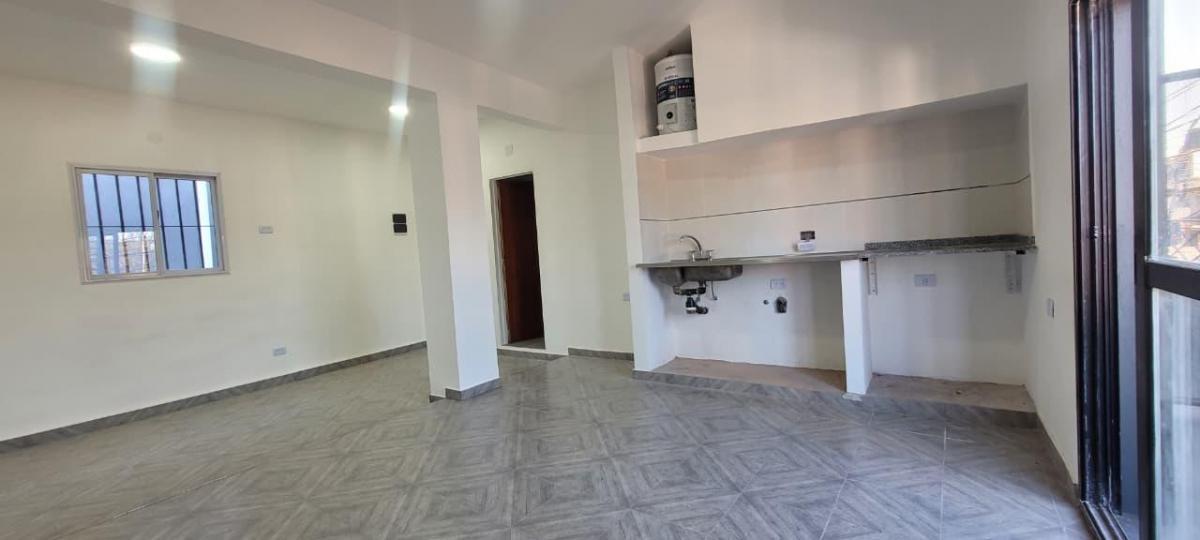 Foto de Departamento en Alquiler en La Tablada, imagen 1