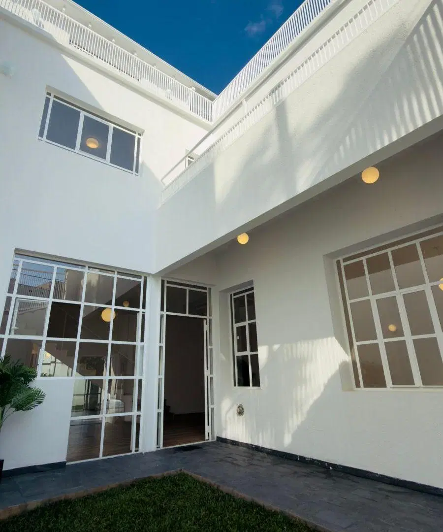 Dueño vende hermosa casa lote propio en Parque Chas 5 Amb 250m Totales 8