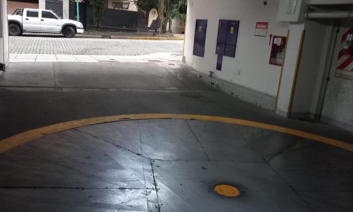 Foto de COCHERA DOBLE FIJA y CUBIERTA para 2 autos a mts Av. Libertador y Plaza, imagen 5