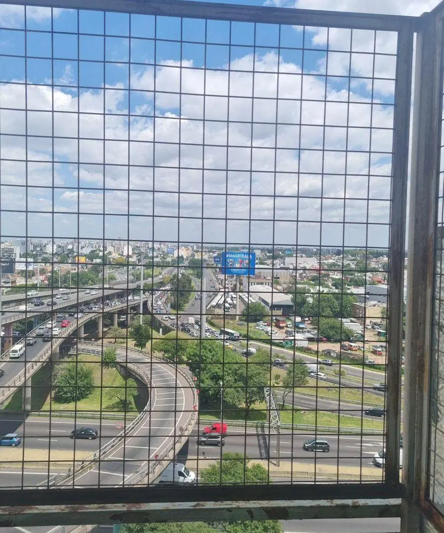 3 AMBIENTES AMPLIOS, GRAN COCINA COMEDOR, AMPLIO BALCON AL FRENTE, HERMOSAS VISTAS, con COCHERA FIJA 5