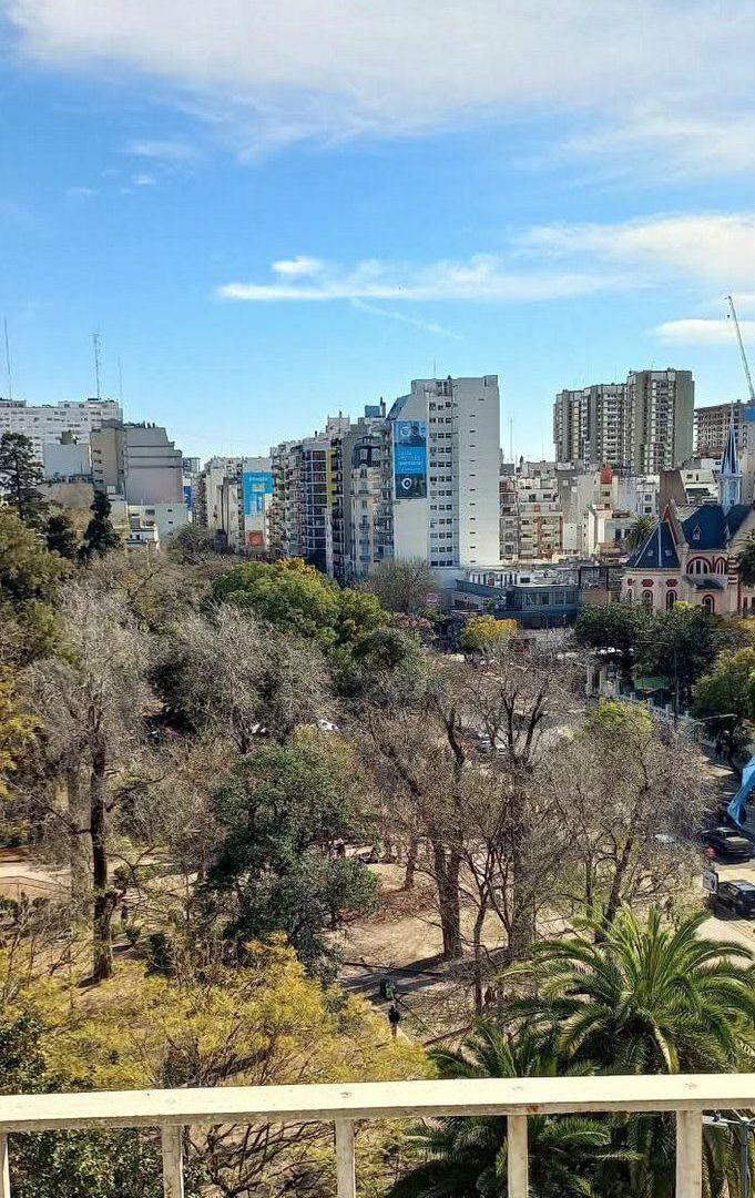 Foto de DISTINGUIDO PISO de 102 m2 de 3 ambientes con dependencias, CON, imagen 2