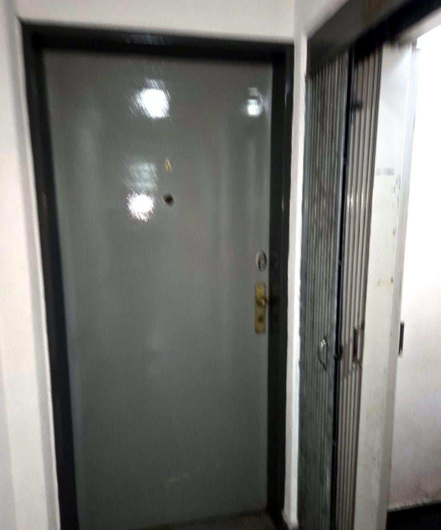 Foto de A mts PARQUE RIVADAVIA 4 AMBIENTES AL FRENTE CON AMPLIO BALCON DE 8, imagen 5