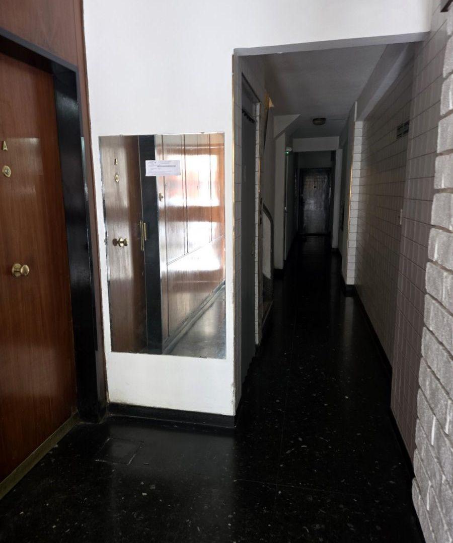 Foto de A mts PARQUE RIVADAVIA 4 AMBIENTES AL FRENTE CON AMPLIO BALCON DE 8, imagen 2