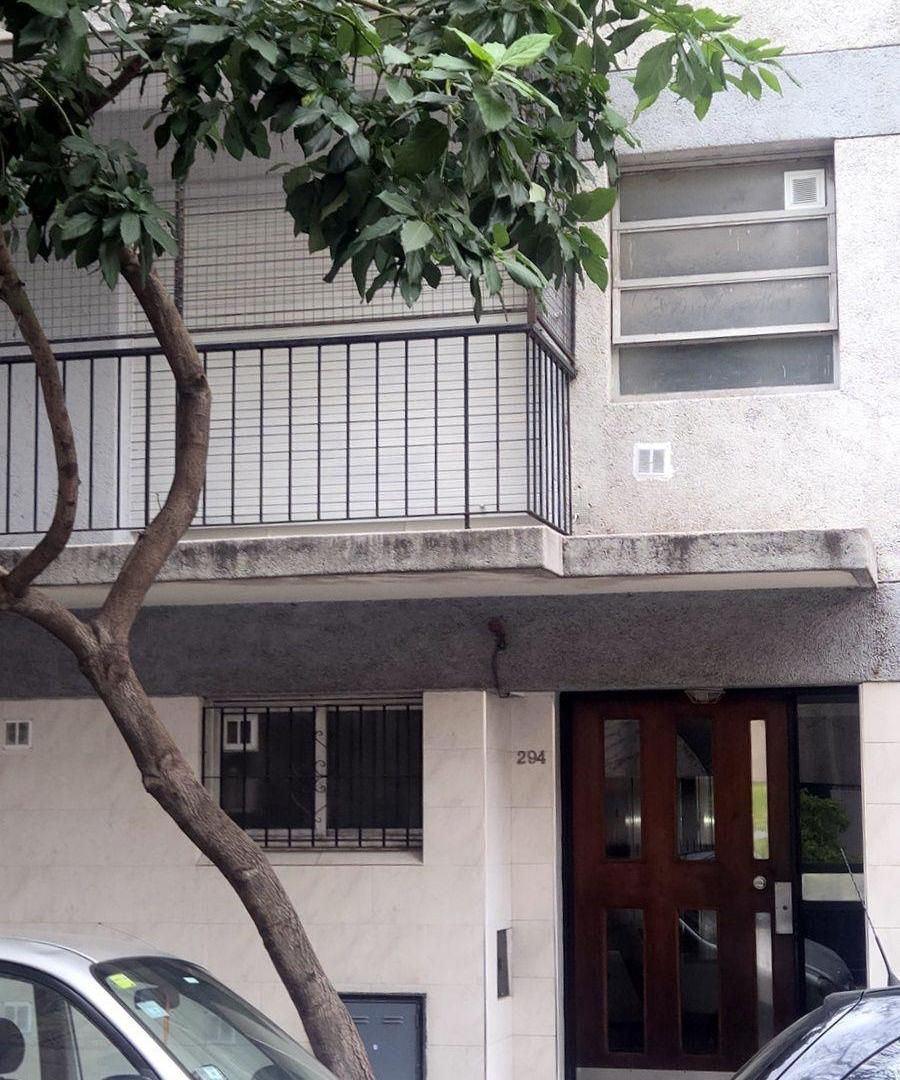 Foto de A mts PARQUE RIVADAVIA 4 AMBIENTES AL FRENTE CON AMPLIO BALCON DE 8, imagen 4