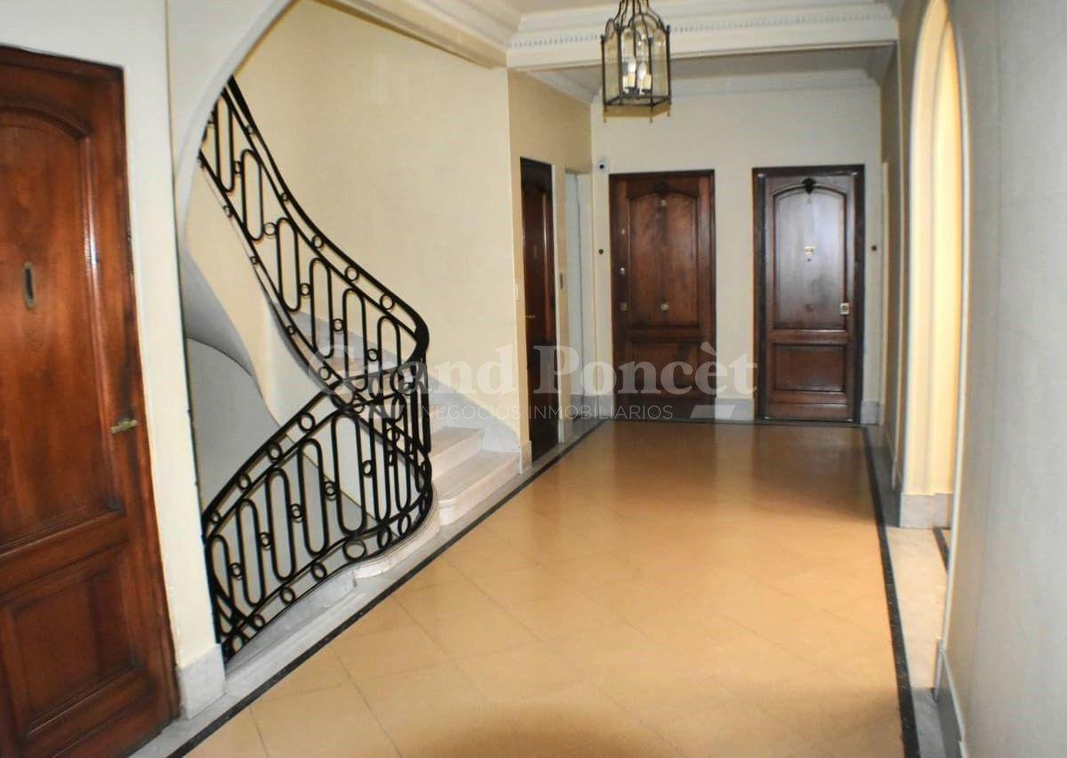 Departamento 4 Amb. con Balcones y Dependencia de Servicio 3