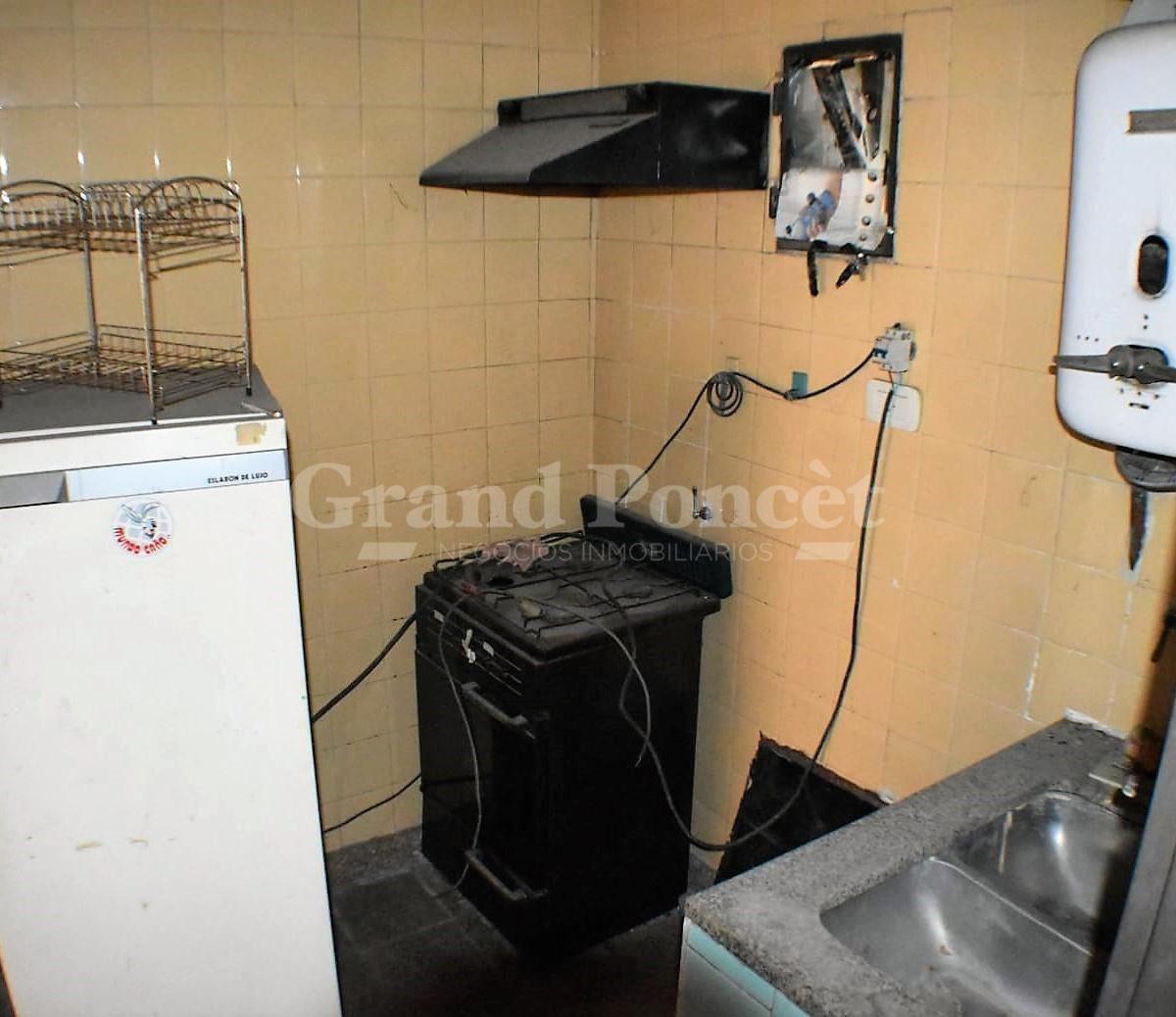 PH de 5 Ambientes con 2 Patios a Reciclar 3