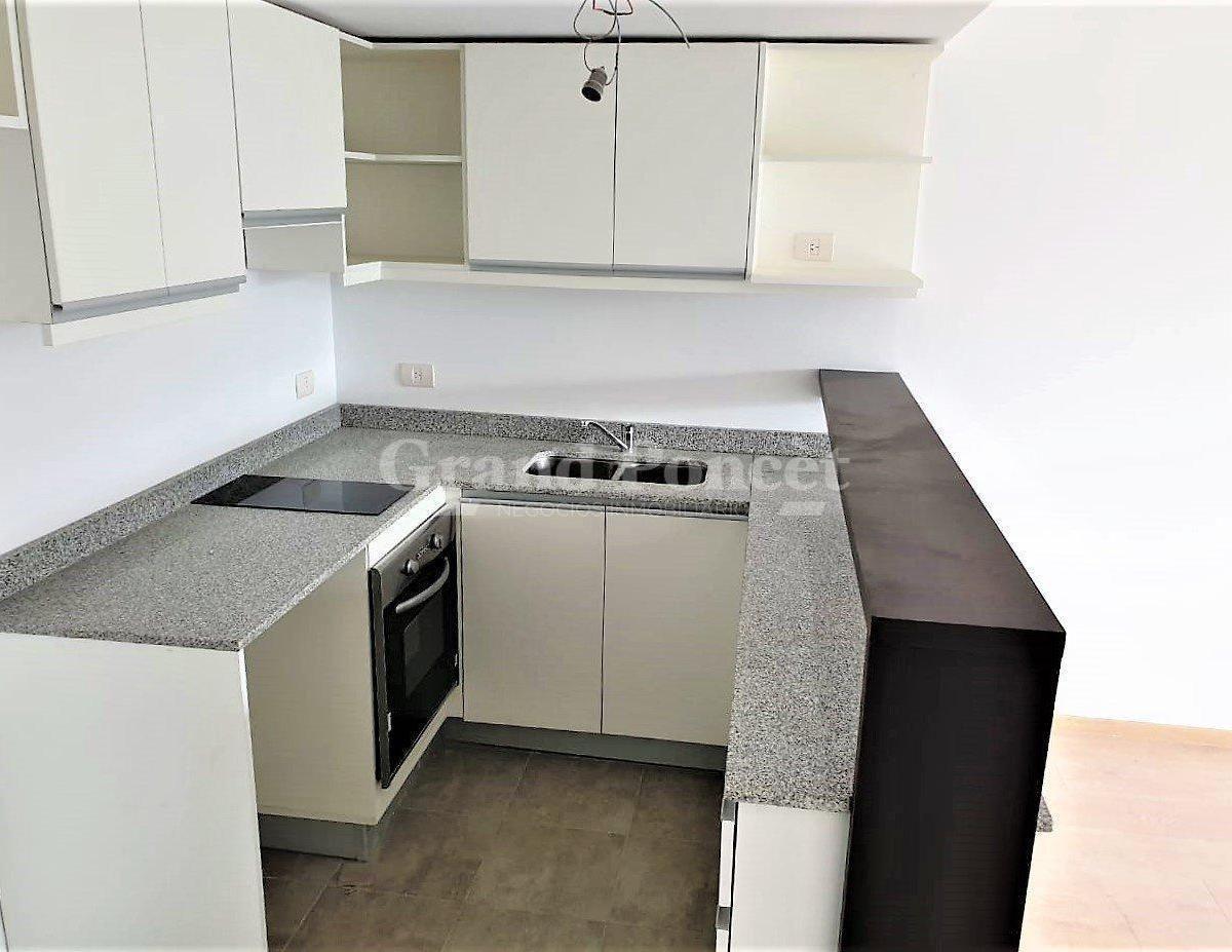 Departamento 2 Ambientes con Balcon // Se Vende con Renta 2