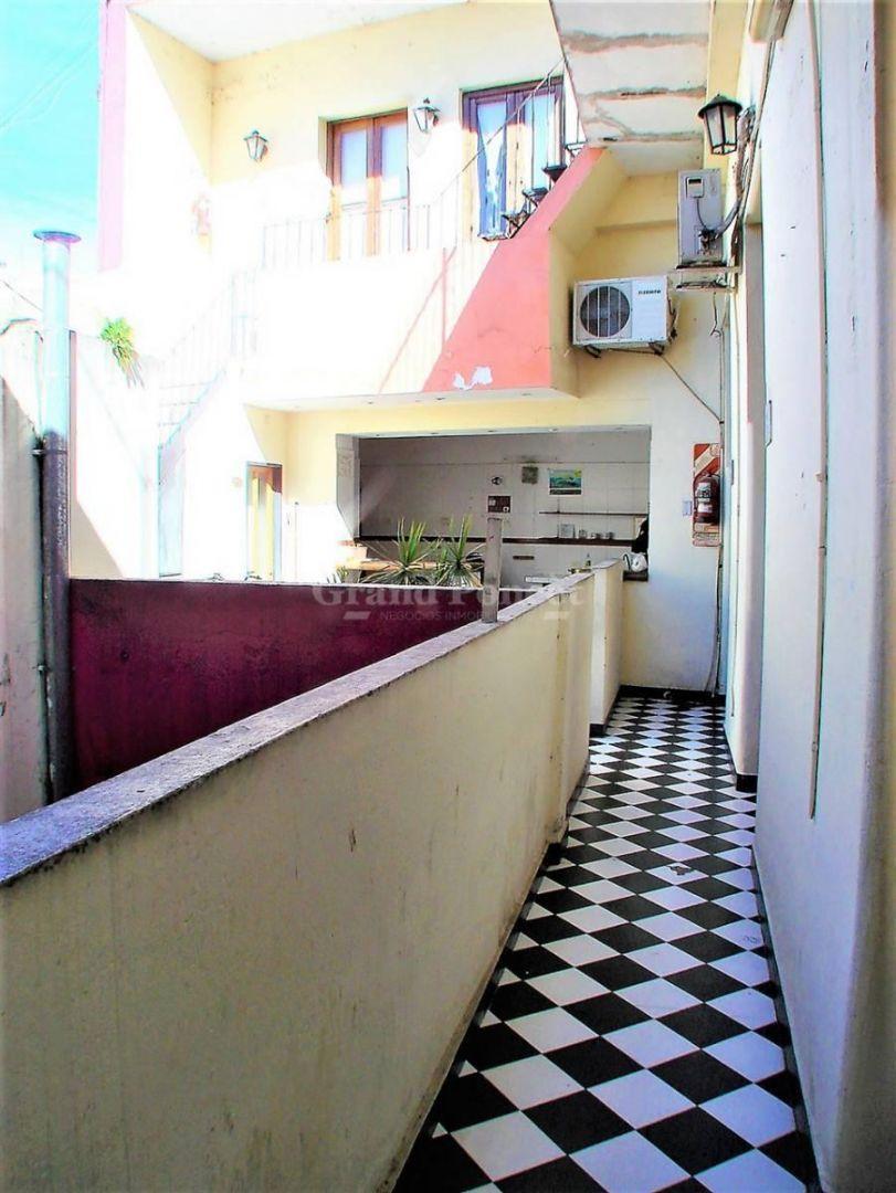 Edificio en Block con Local Comercial 4