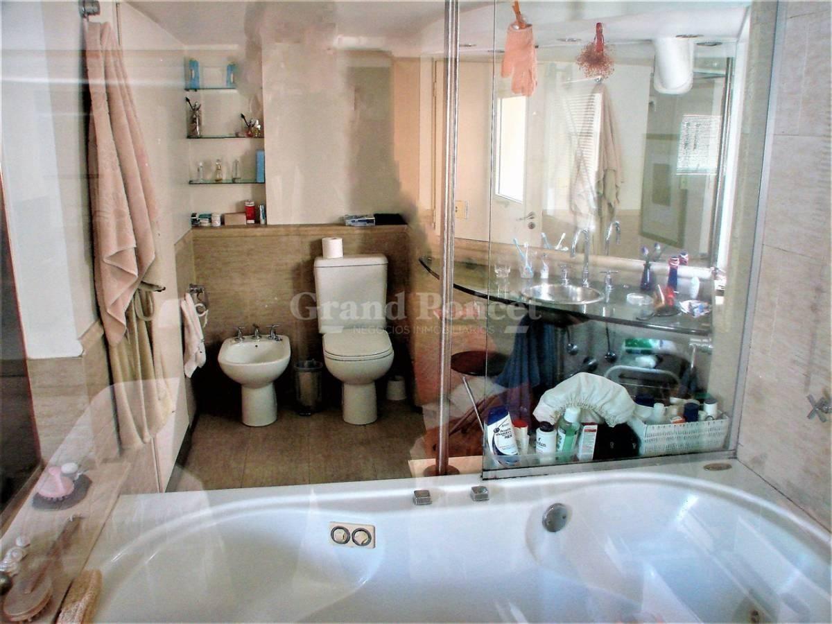 Semipiso 4 Ambientes Tipo Loft con Entrepiso Reciclado 4