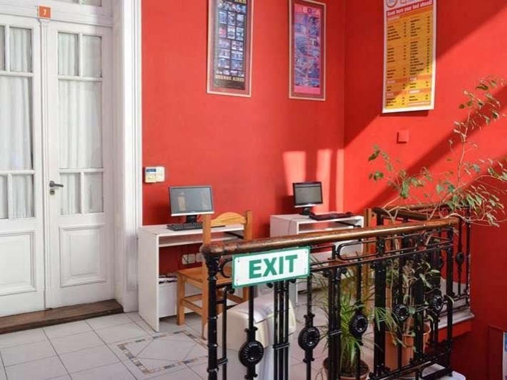 Edificio de 3 Plantas de Estilo Francés 5