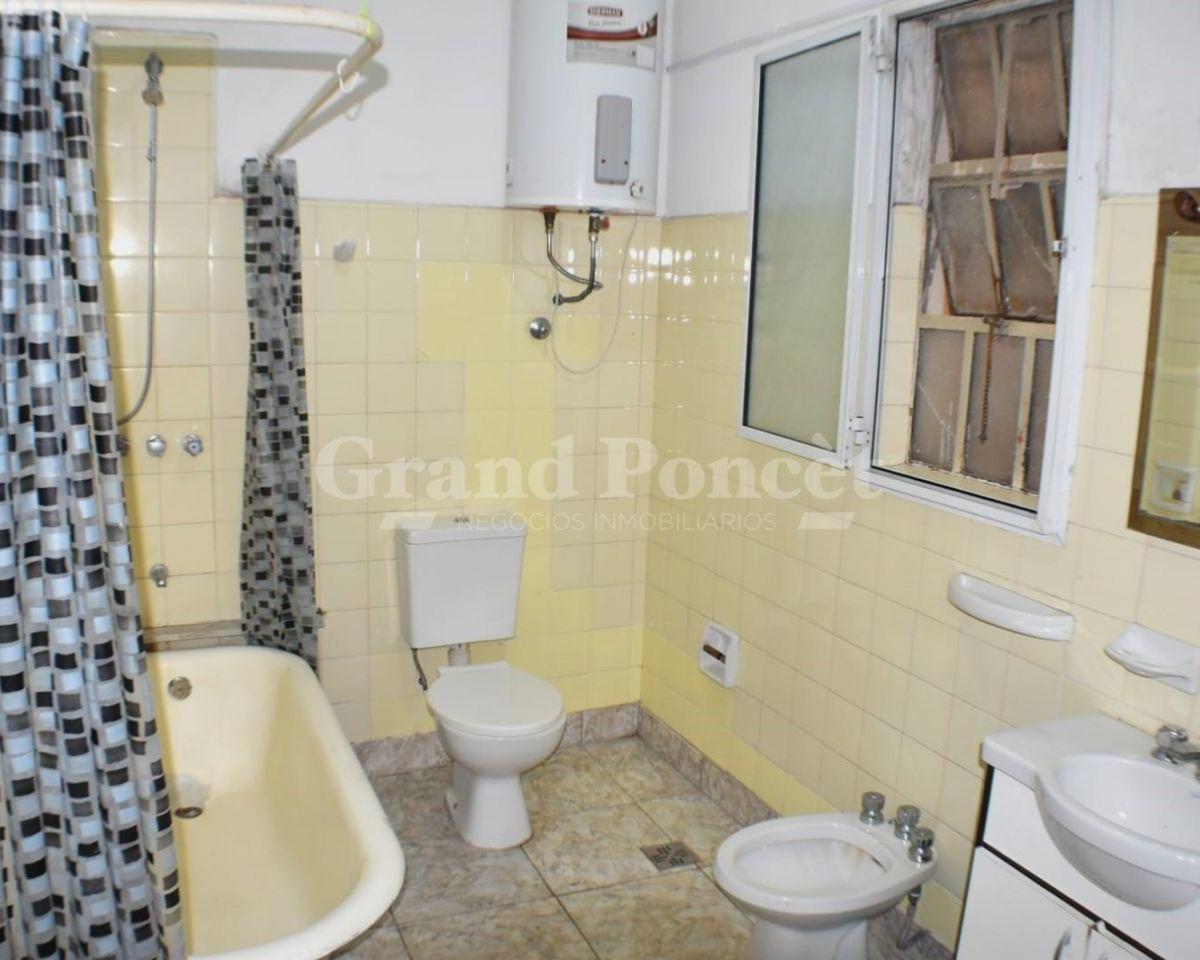 Departamento 4 Ambientes con Balcón Francés 4