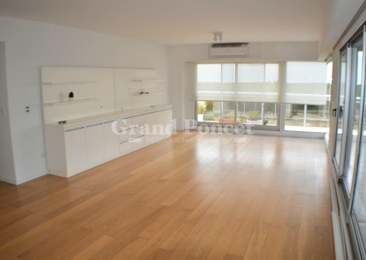 Semipiso de 3 Ambientes con Dependencia y Balcón Terraza 5