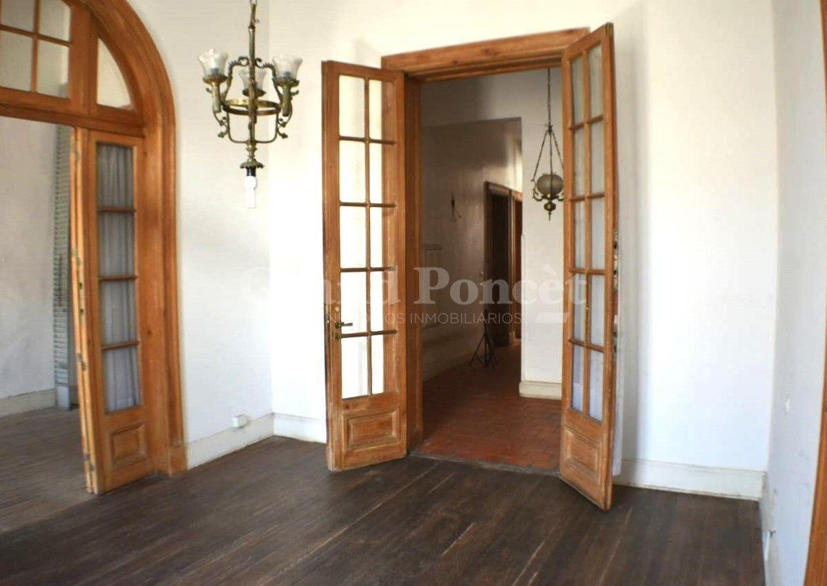 Departamento 8 Ambientes con Dos Dependencias de Servicio 2