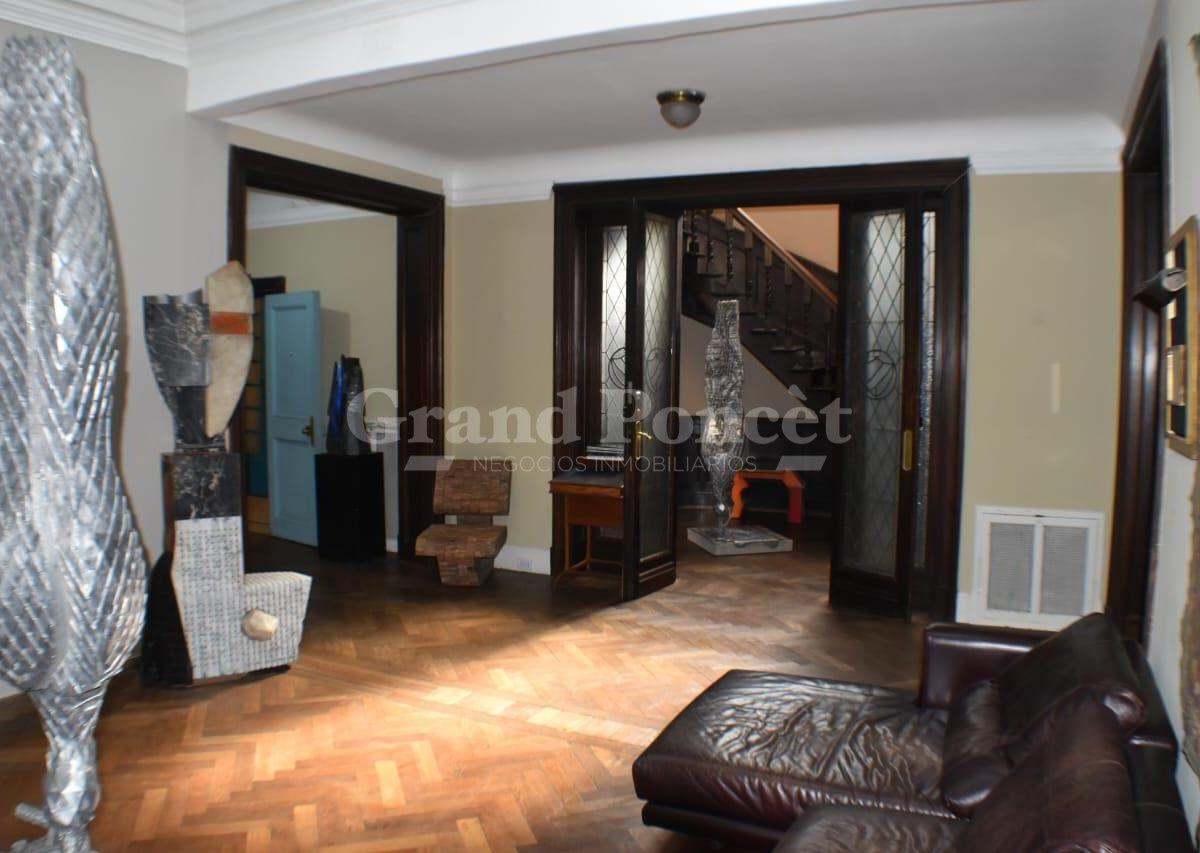 Piso de 12 Ambientes con Dos Cocheras 5