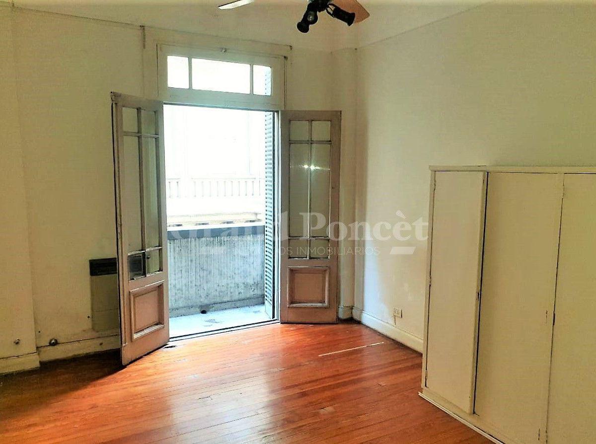 Departamento de 4 Ambientes con Balcón y Dependencias 4