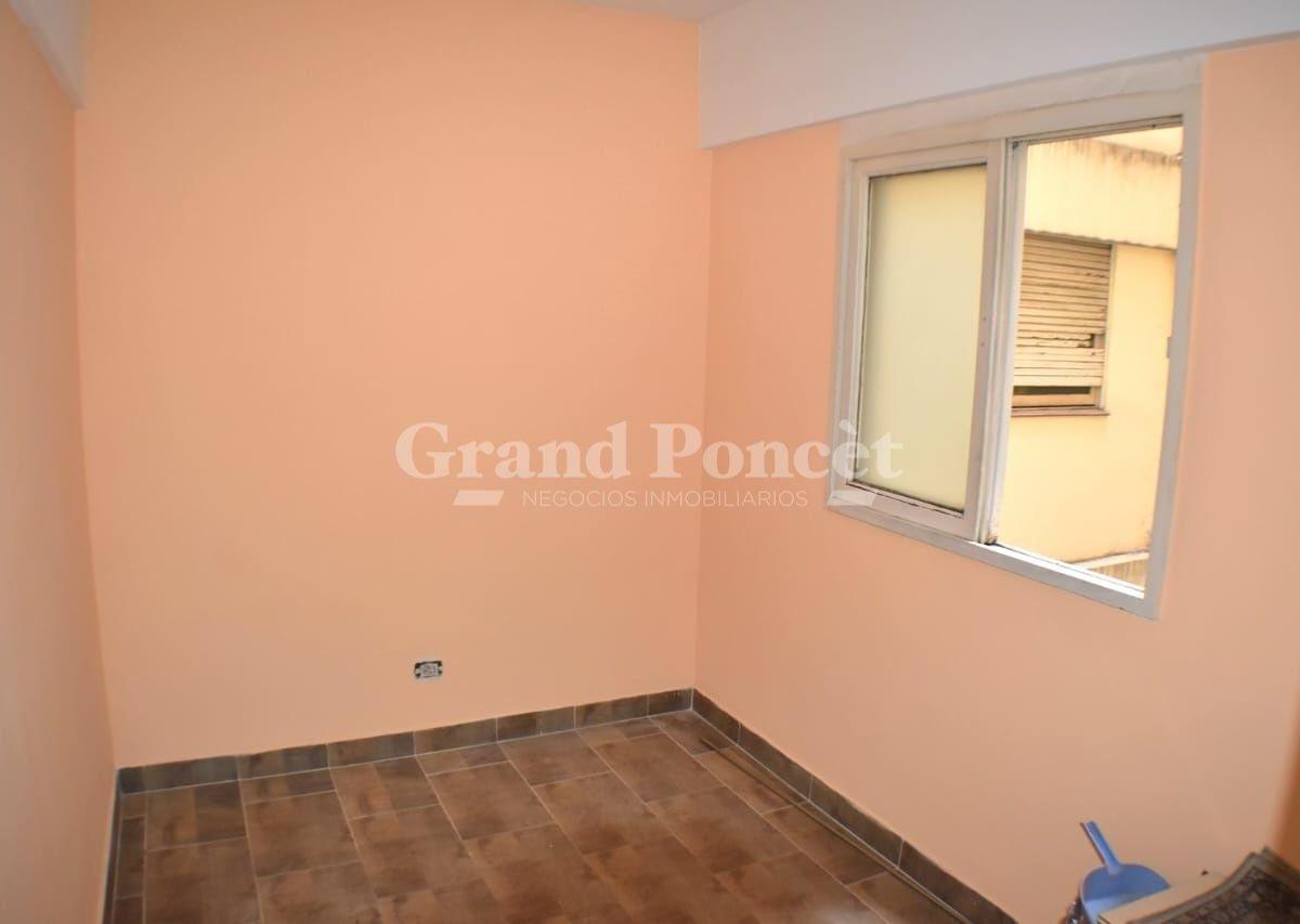 Departamento 4 Ambientes con Balcon, Dependencia y Cochera 5