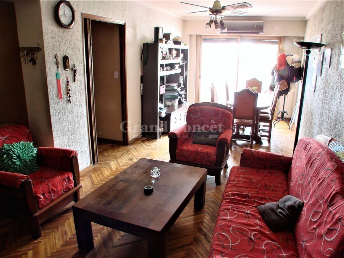 Departamento de 3 Ambientes con Balcon y Dependencia de Servicio 4