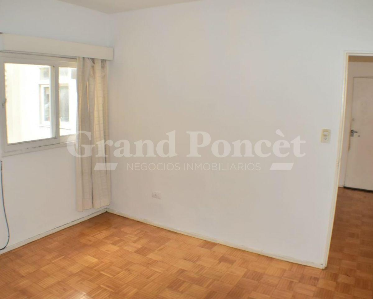 Departamento de 2 Ambientes con Balcón Francés 2