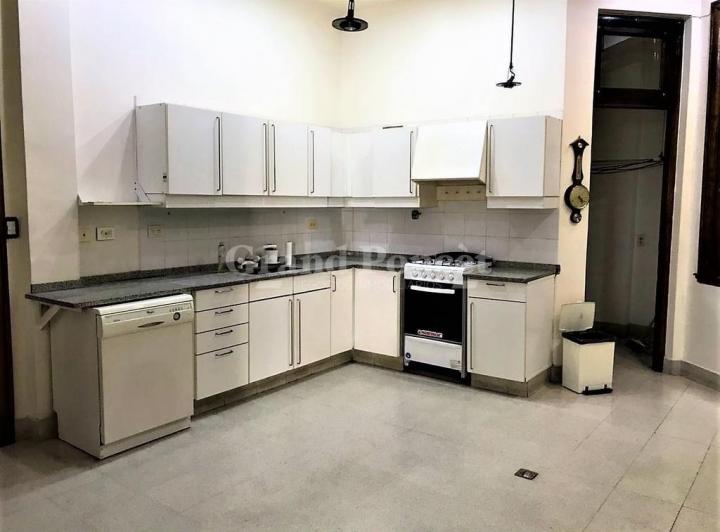 Semipiso de  5 Ambientes con Balcón 5