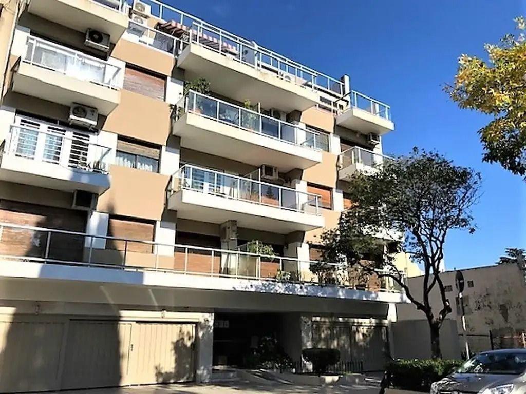 Venta Departamento 4 Ambientes con Jardín, Patio y Cochera