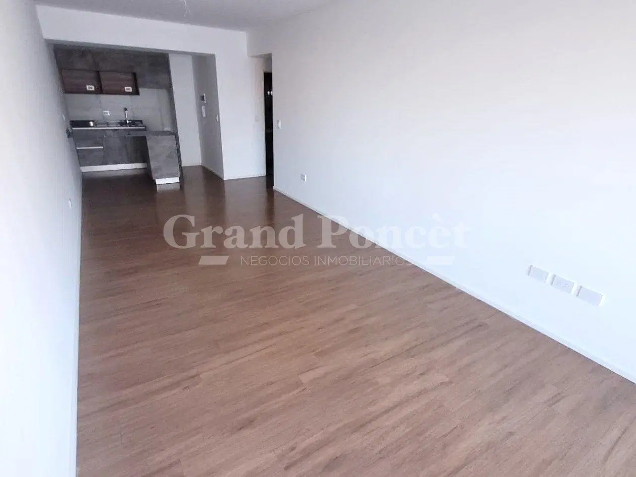 Alquiler Monoambiente con Balcón en Almagro 3